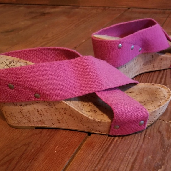 Shoes - Picture 4 of 4